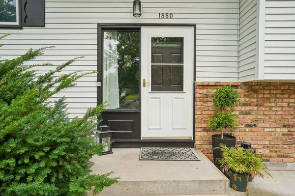1880 Gold TRL, Eagan, MN 55122
