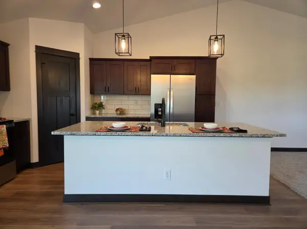 3 Marie CIR, Elysian, MN 56028