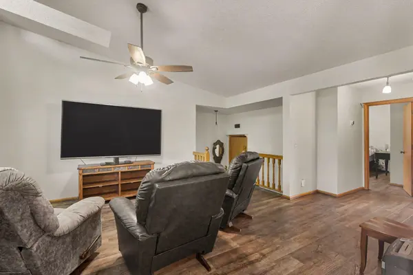 5626 N Innsbruck CT, Minneapolis, MN 55432