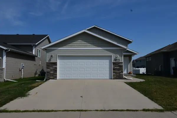 6105 61 AVE S, Fargo, ND 58104