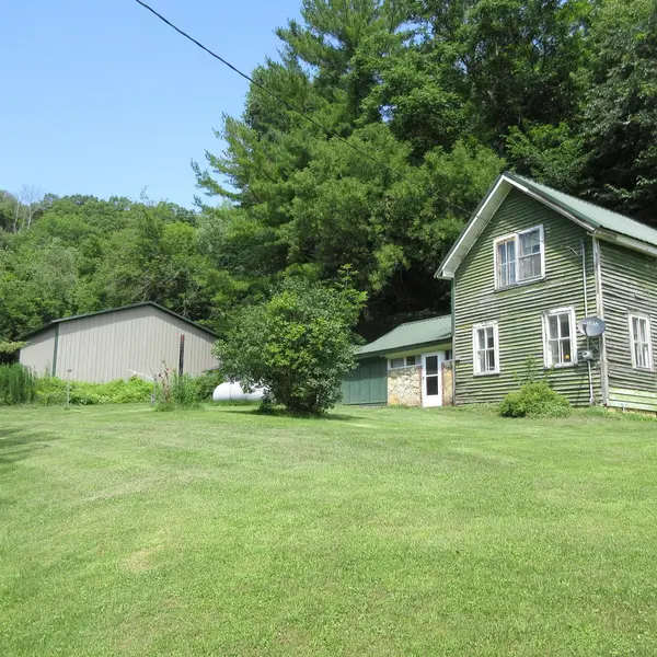 W1620 County RD S, Plum City, WI 54761