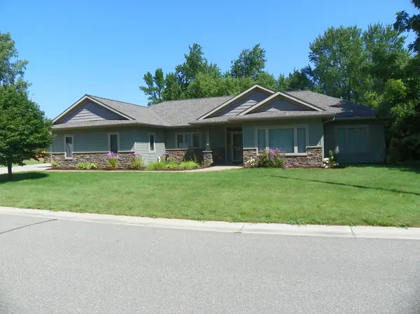 471 Coleman AVE E, Eden Valley, MN 55329