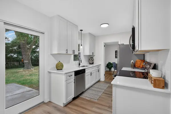 1925 W 92nd ST, Bloomington, MN 55431