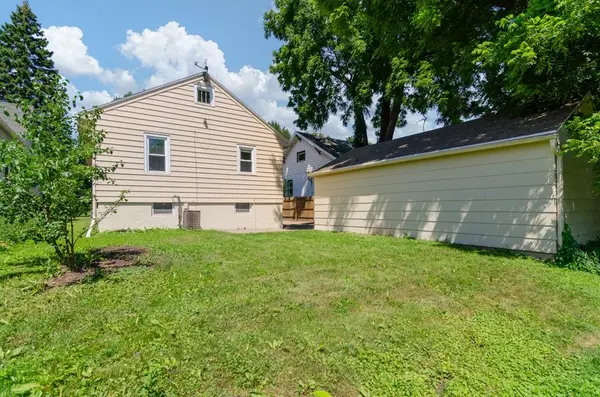 735 S BAIRD ST, Green Bay, WI 54301