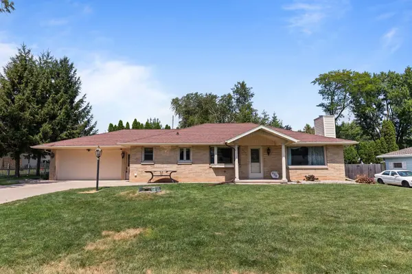 630 W CAPITOL DR, Appleton, WI 54911
