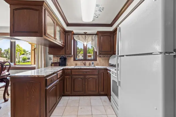 630 W CAPITOL DR, Appleton, WI 54911