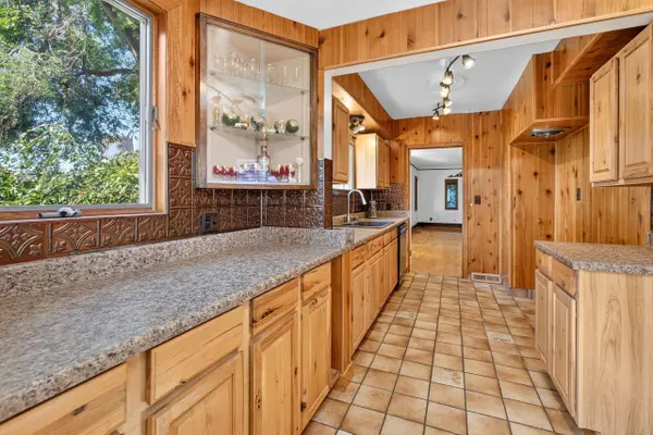 300 W NORTH AVE, Little Chute, WI 54140