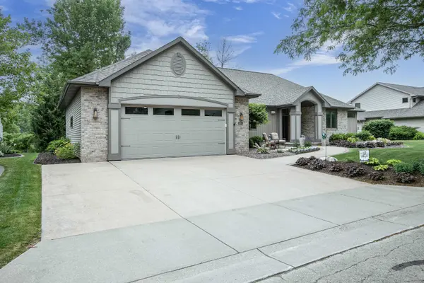 621 GLENVIEW AVE, Combined Locks, WI 54113