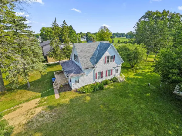 302 S ZACHOW ST, Cecil, WI 54111