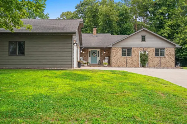 915 LA COUNT RD, Green Bay, WI 54313