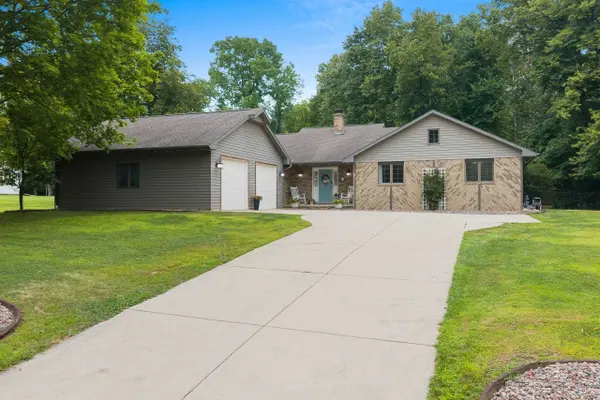 915 LA COUNT RD, Green Bay, WI 54313