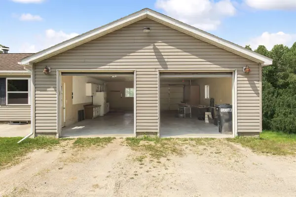 N3355 BAY DE NOC DR, Menominee, MI 49858