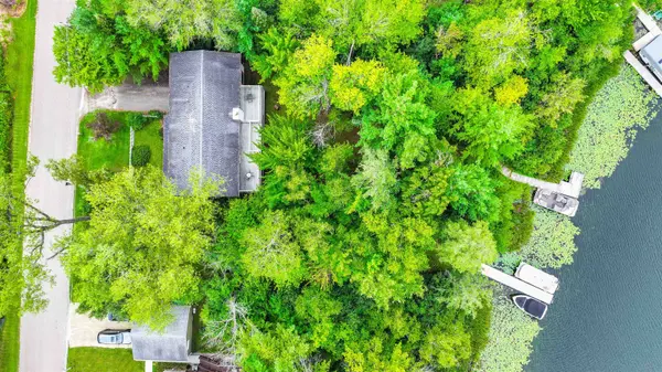 N2981 OTTER DR, Waupaca, WI 54981