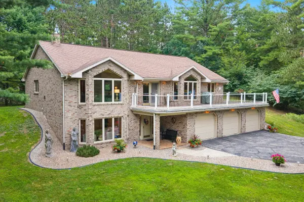 2727 BROOK HILLS DR, Suamico, WI 54313-7976
