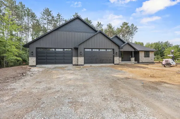 3141 HIGH COUNTRY CT, Suamico, WI 54313