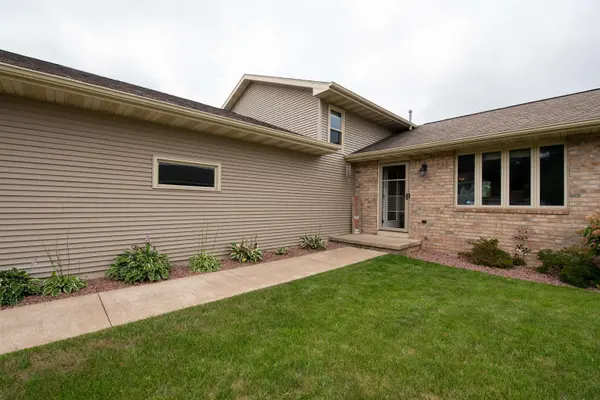 1795 WOODSTOCK ST, Oshkosh, WI 54904
