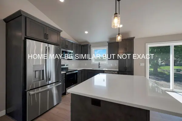 1033 GRAY ST, Green Bay, WI 54303