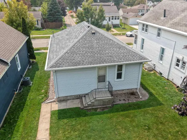 1044 CAROLINE ST, Green Bay, WI 54303-1808