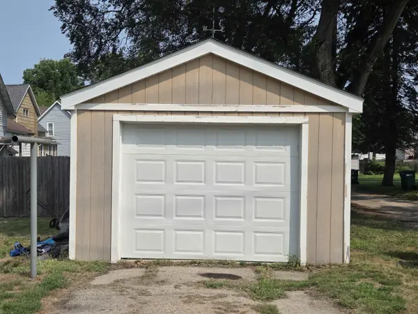 1040 BLAINE ST, Marinette, WI 54143
