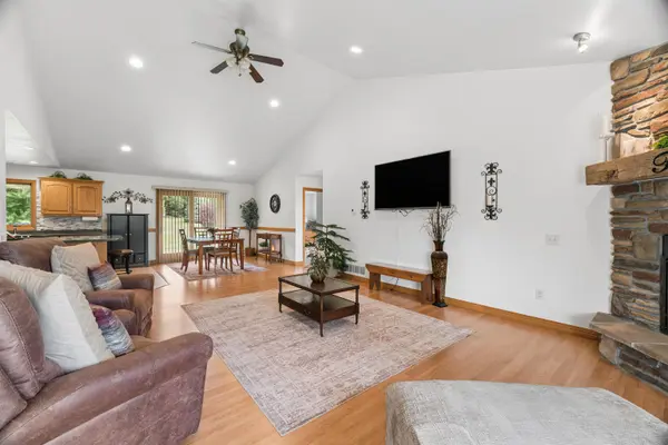 2117 DEER HAVEN RD, Greenleaf, WI 54126