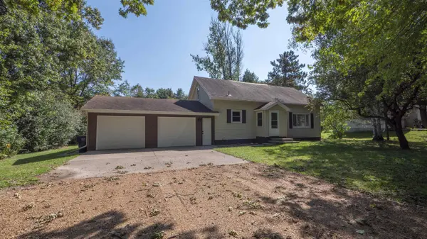 E2059 N WESTGATE ACRES RD, Waupaca, WI 54981