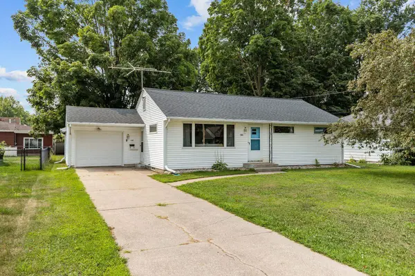 145 RUTH ST, Clintonville, WI 54929
