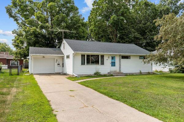 145 RUTH ST, Clintonville, WI 54929
