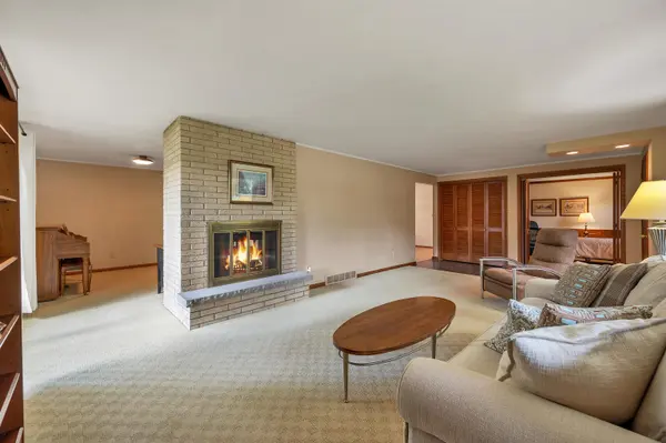 141 CUSTER CT, Green Bay, WI 54301