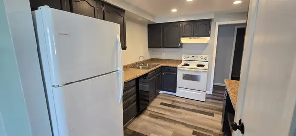 969 7TH ST #B, Menasha, WI 54952-2884