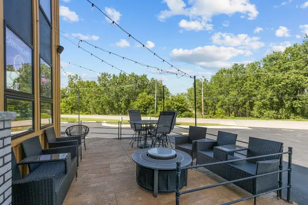 390 E FARMLAND DR #213, Kaukauna, WI 54130