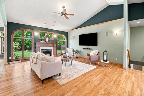 638 MIRANDA ST, Combined Locks, WI 54113