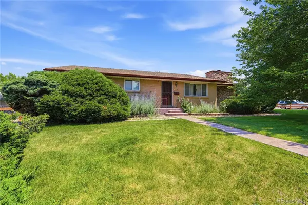 7290 S Penrose CT, Centennial, CO 80122