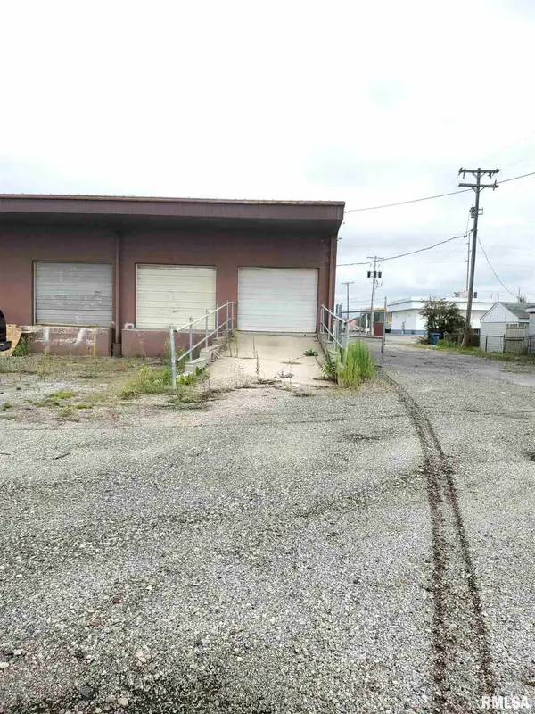 2046 Keystone DR, Springfield, IL 62702