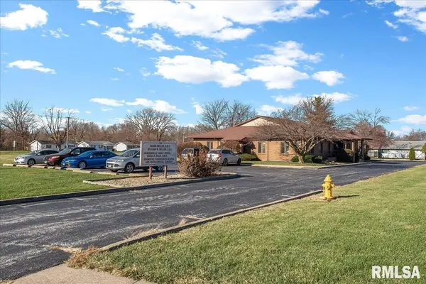 1614 W LAFAYETTE AVE #1, Jacksonville, IL 62650