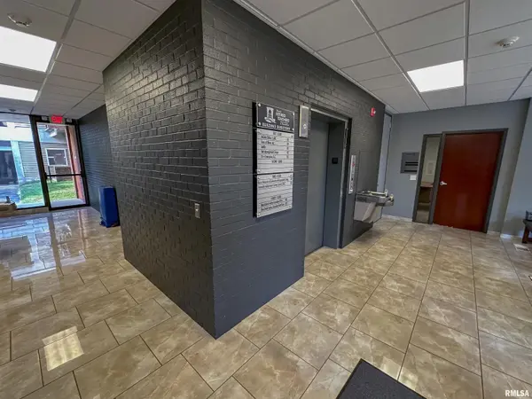 828 S 2ND ST #101-A, Springfield, IL 62704