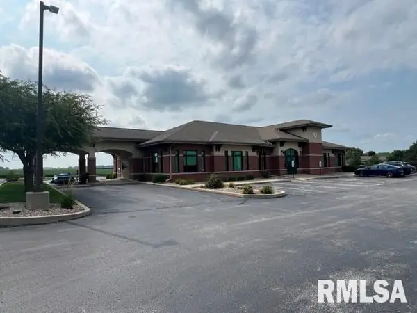 1351 LINCOLN AVE, Jacksonville, IL 62650