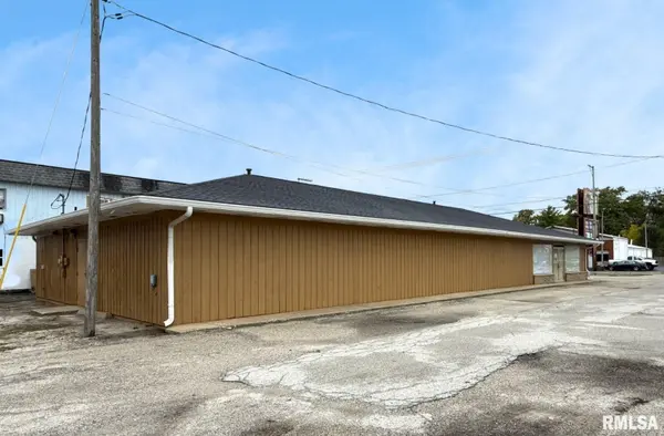 1055 N HENDERSON ST, Galesburg, IL 61401