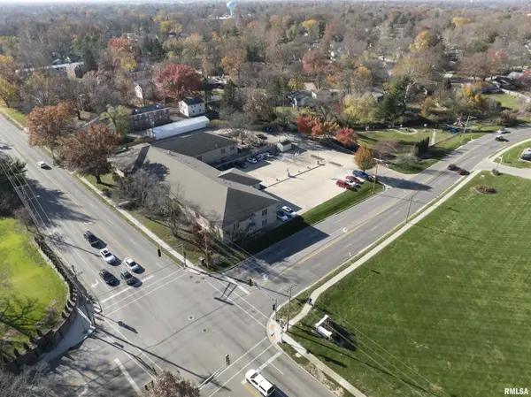 805 CHATHAM RD, Springfield, IL 62704