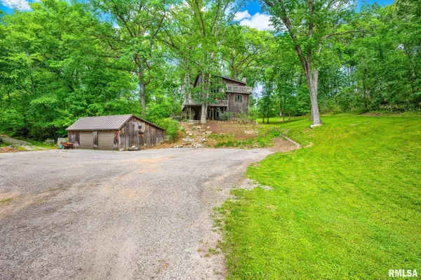 1077 Knox Rd 500 E RD, Galesburg, IL 61401