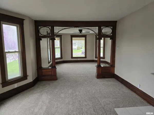 245 CHERRY ST, Carthage, IL 62321