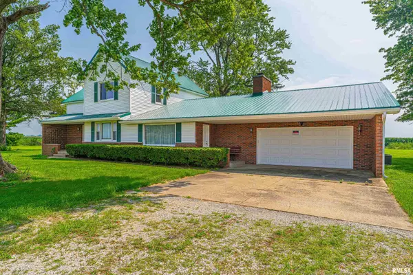 9320 Dawson LN, Riverton, IL 62561