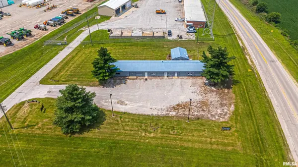 9632 State Route 29, Mason City, IL 62664
