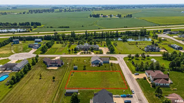 1842 Castle Pines PL, Lincoln, IL 62656