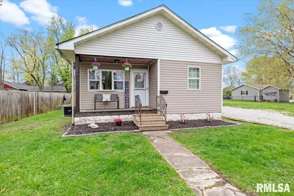 506 W WALNUT ST, Gillespie, IL 62033