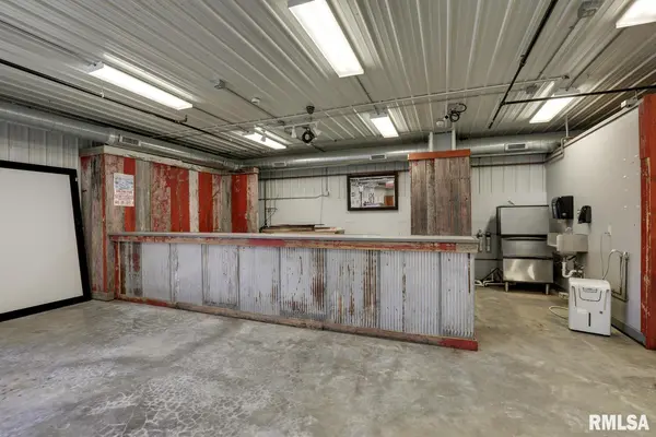 711 S FRONT ST, Quincy, IL 62301
