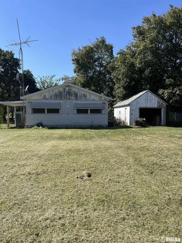 230 S MAIN ST, Roseville, IL 61473