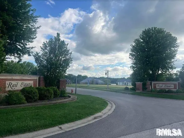 1237 GOLF CREST CT, Sherman, IL 62684