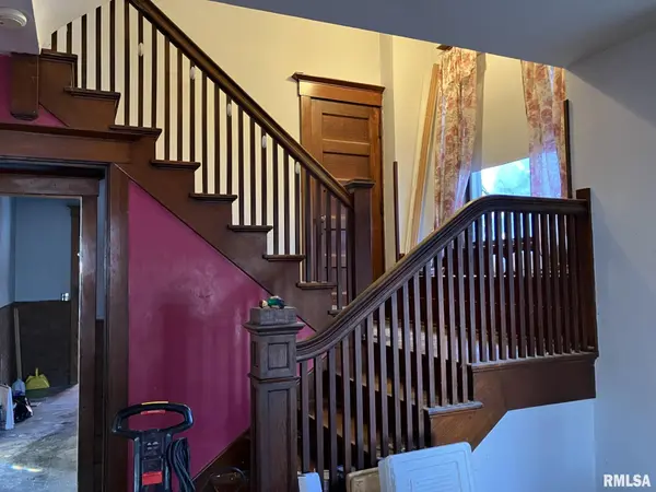 406 S A ST, Monmouth, IL 61462