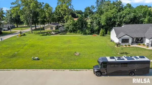 67 Firefly CT, Chatham, IL 62629