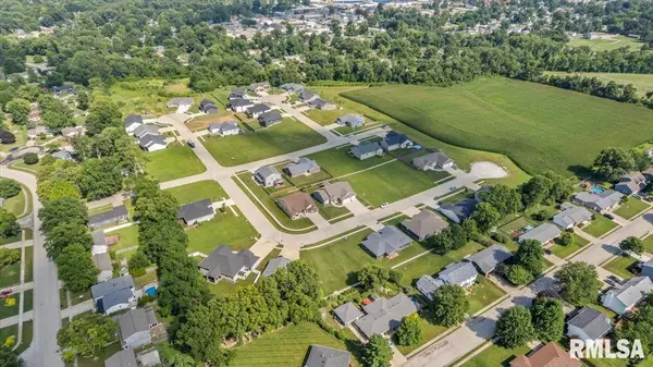 83 Firefly CT, Chatham, IL 62629